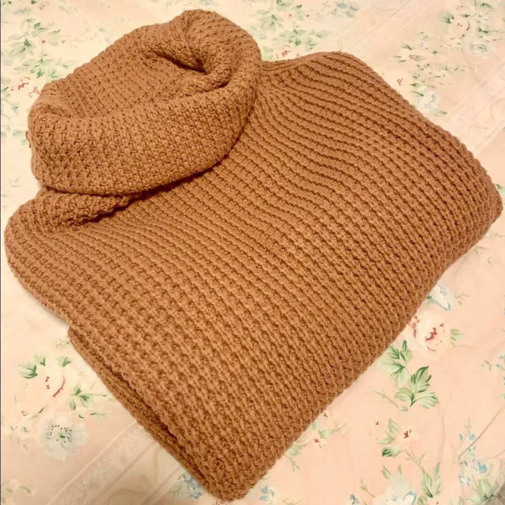Free People turtleneck Oversized sweater size XS